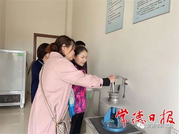 常德市采取“雙隨機(jī)、一公開”，抽檢22家預(yù)拌砼、預(yù)拌砂漿生產(chǎn)企業(yè)